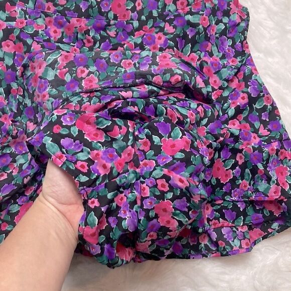 Boohoo 2-piece Floral High Waist Ruffle Shorts & Tie Crop Flutter Sleeve Top - Picture 5 of 16